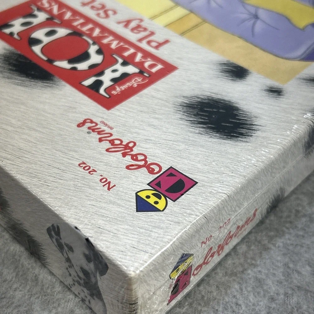 New In Box Disney's 101 Dalmatians Colorforms Play Set Sealed